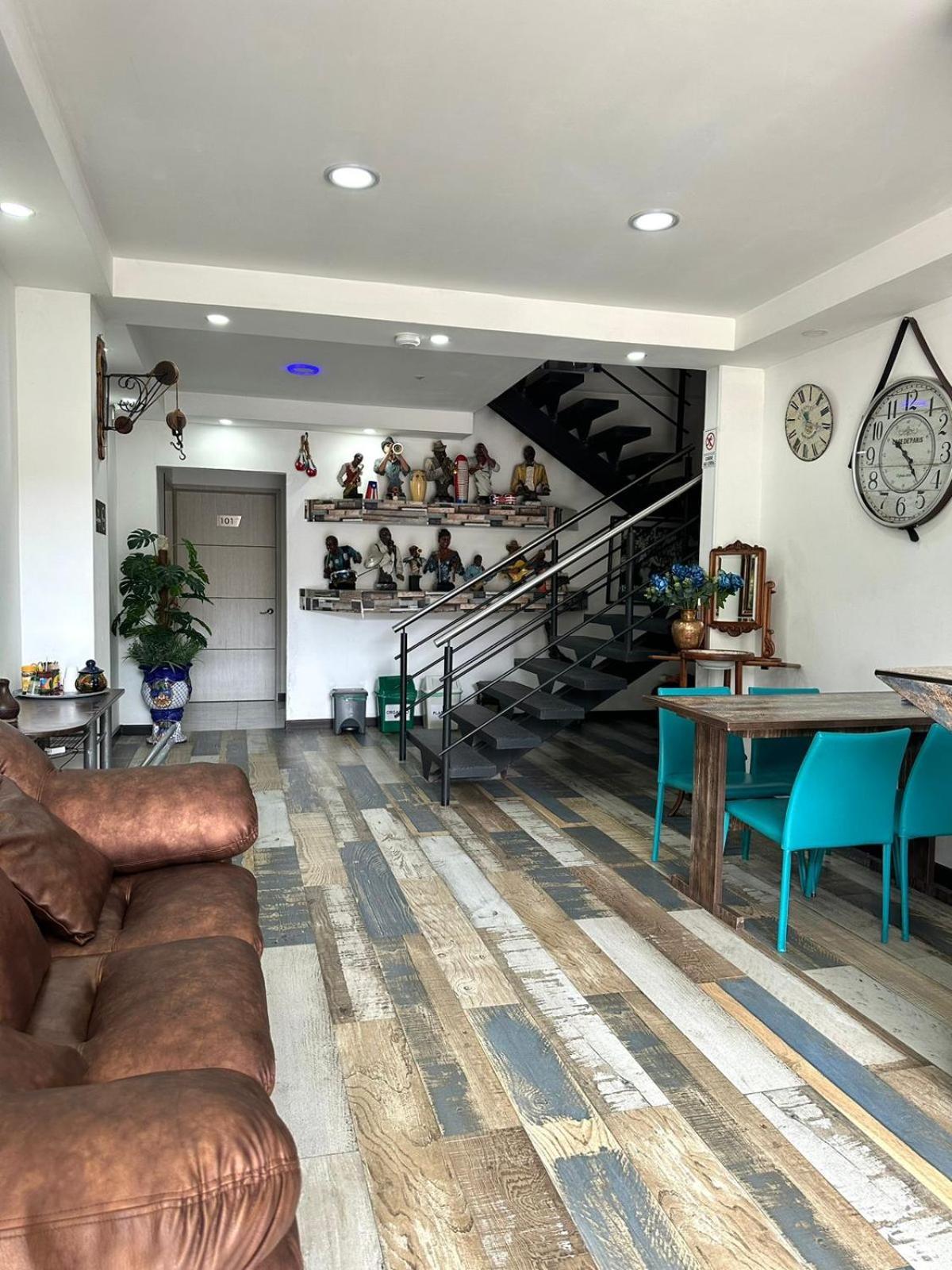 Hotel Los Maderos Кали Экстерьер фото