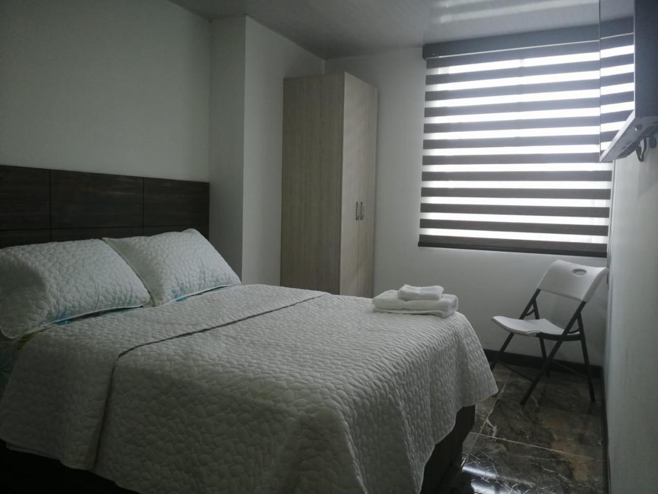 Hotel Los Maderos Кали Экстерьер фото
