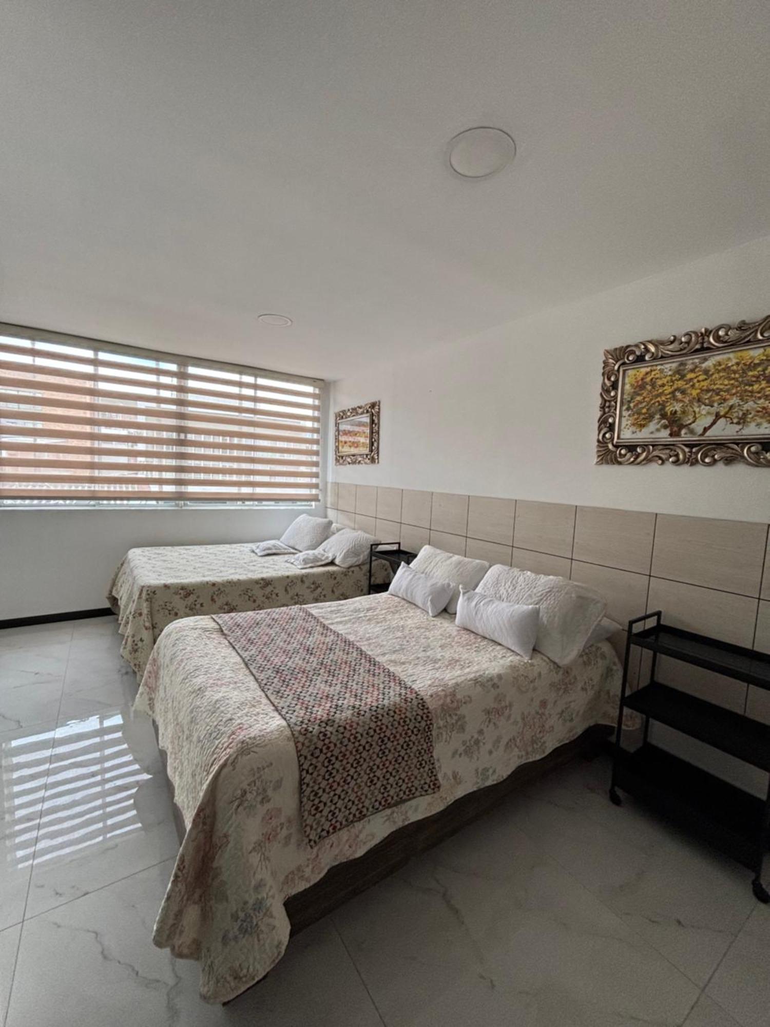 Hotel Los Maderos Кали Экстерьер фото